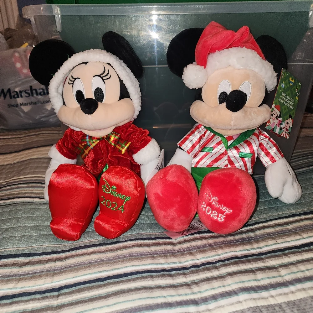 Disney Holiday Mickey 2023 and Minnie 2024 Plush Stuffed Animals NWT - Picture 1 of 11
